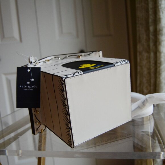 Kate Spade Peanuts X KSNY Snoopy 3D Dog House Crossbody KM630 - Picture 9 of 13